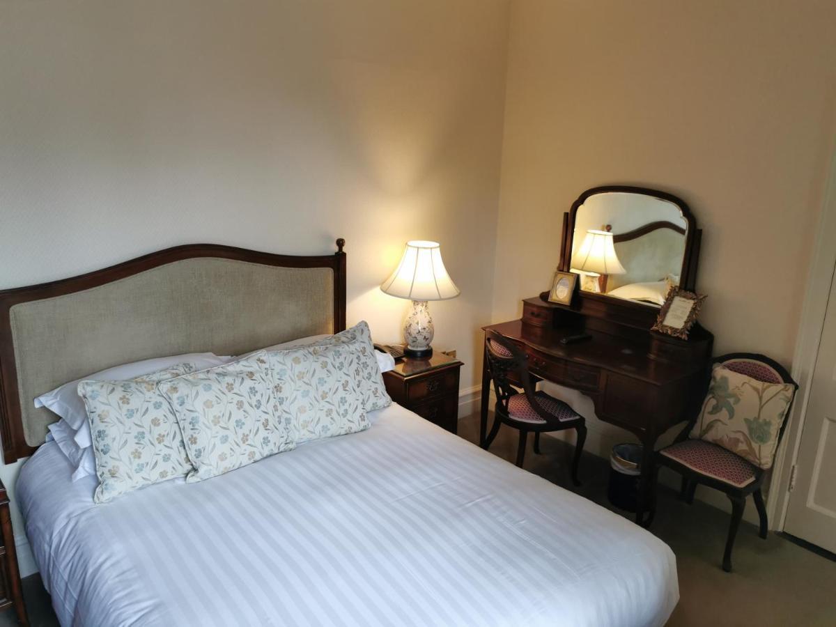 Waterford Castle Hotel & Golf Resort Ballinakill  Exteriör bild